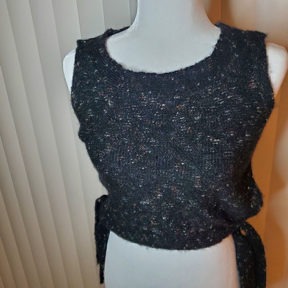 Max Studio black side tie crop sweater xs